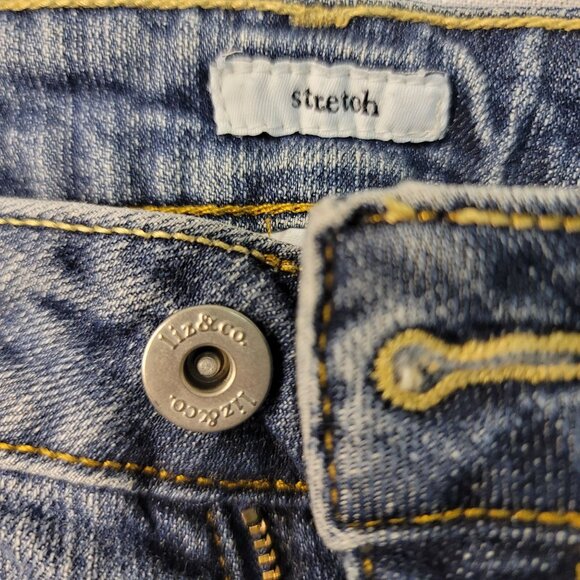 Liz & Co. Womens Size 8 Stretch Denim Capri Jeans Cuffed Leg - Picture 3 of 8